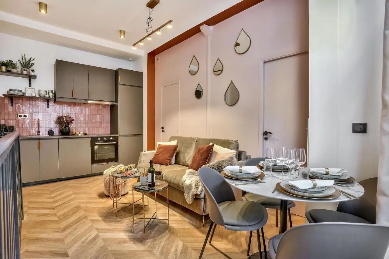Apartment New Eiffel Tour ! Splendid In The Heart Of Paris